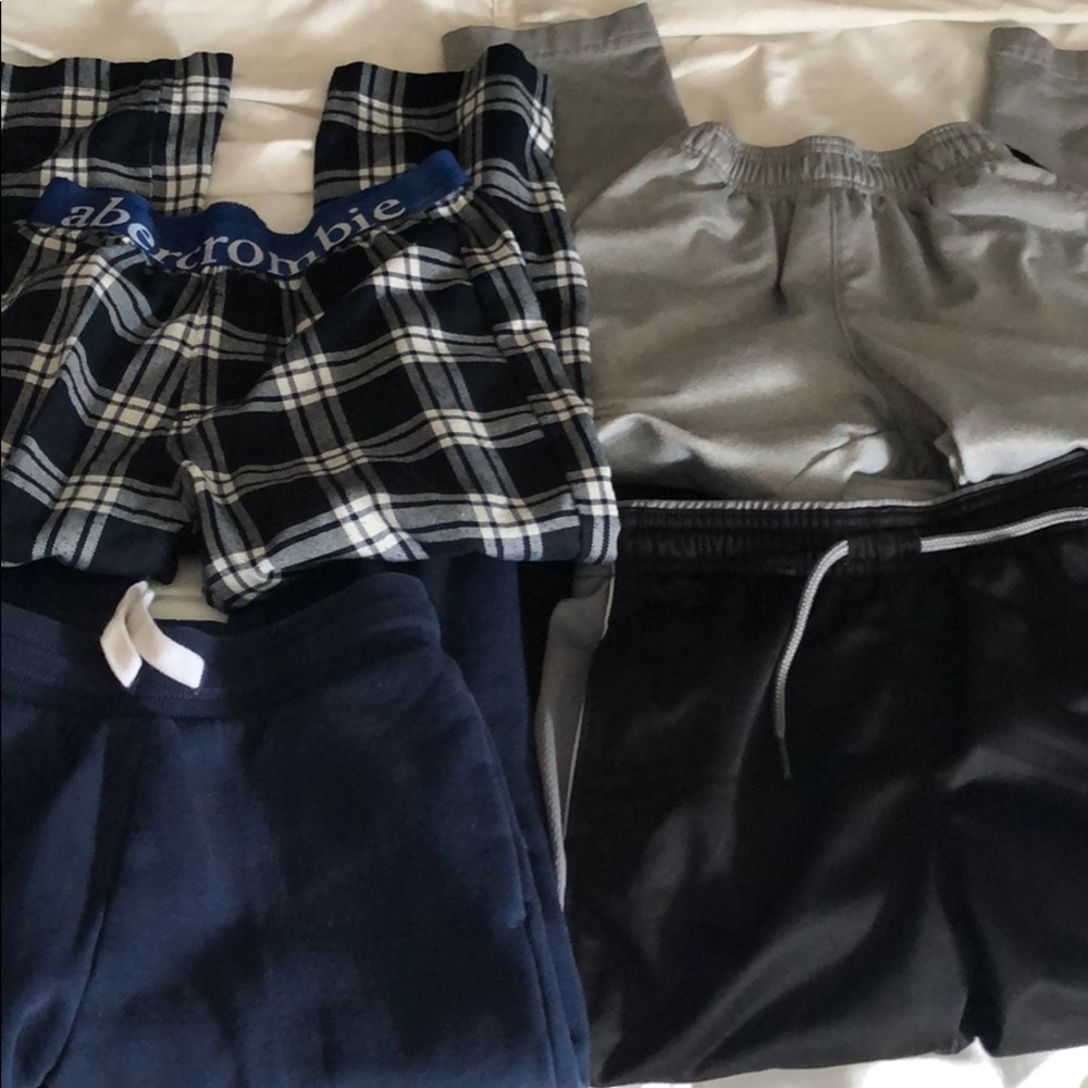 Boys size 6 joggers